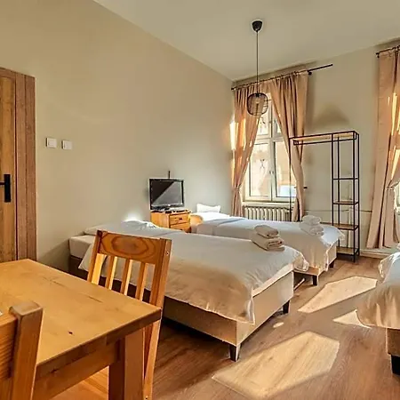 Hostel H360 - Dawniej Hotelik Relax Hostel *
